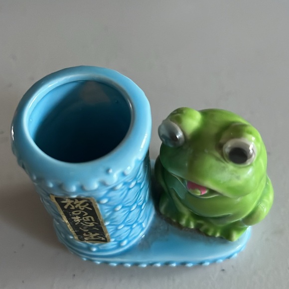 Vintage Frog tooth pick holder. Japan still has tag in it - Picture 2 of 5